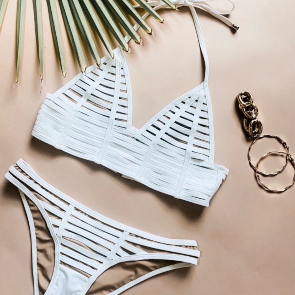 Beach Bunny Hard Summer Bikini Bottoms